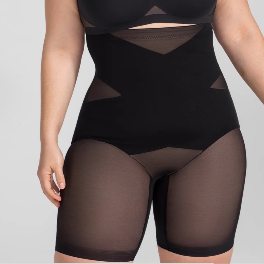 HONEYLOVE SUPERPOWER SHORT RUNWAY BLACK - M, L
